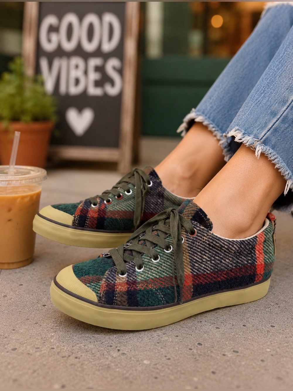 Keen Elsa Plaid Low-Top Sneakers